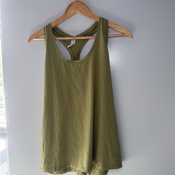 All in Motion Green Relaxed Backless Tank Top - Picture 3 of 8
